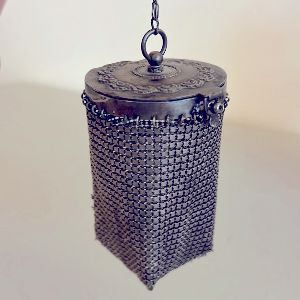 VERY RARE c1800’s Victorian Mesh Coin Purse w/ Mirror Silver Tone Detailed Top